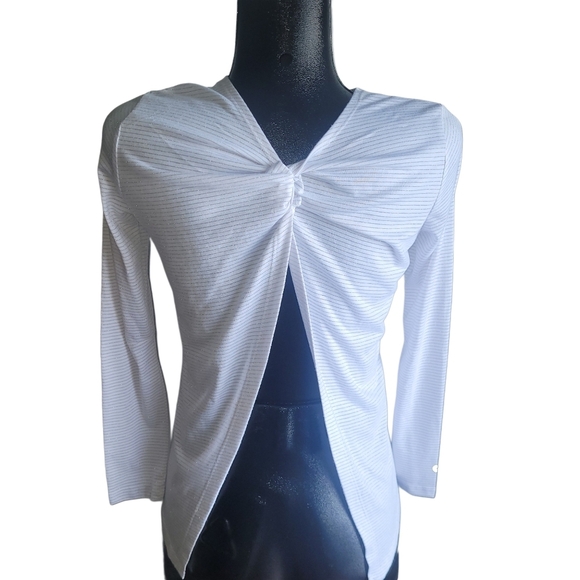 Levelwear Verve Hannah White Top with Open Knot Back S - Picture 6 of 7